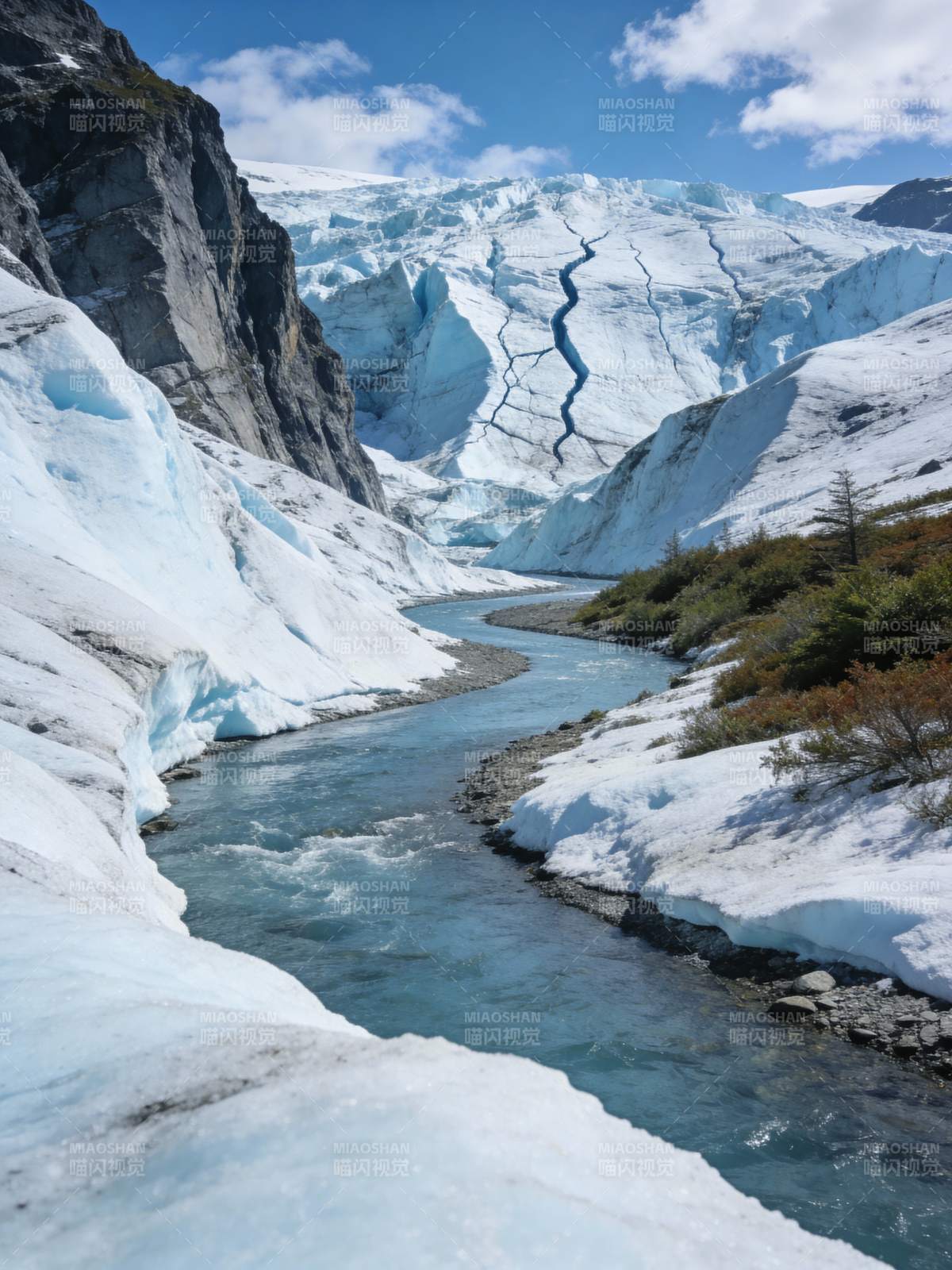 冰川溪流风光图片