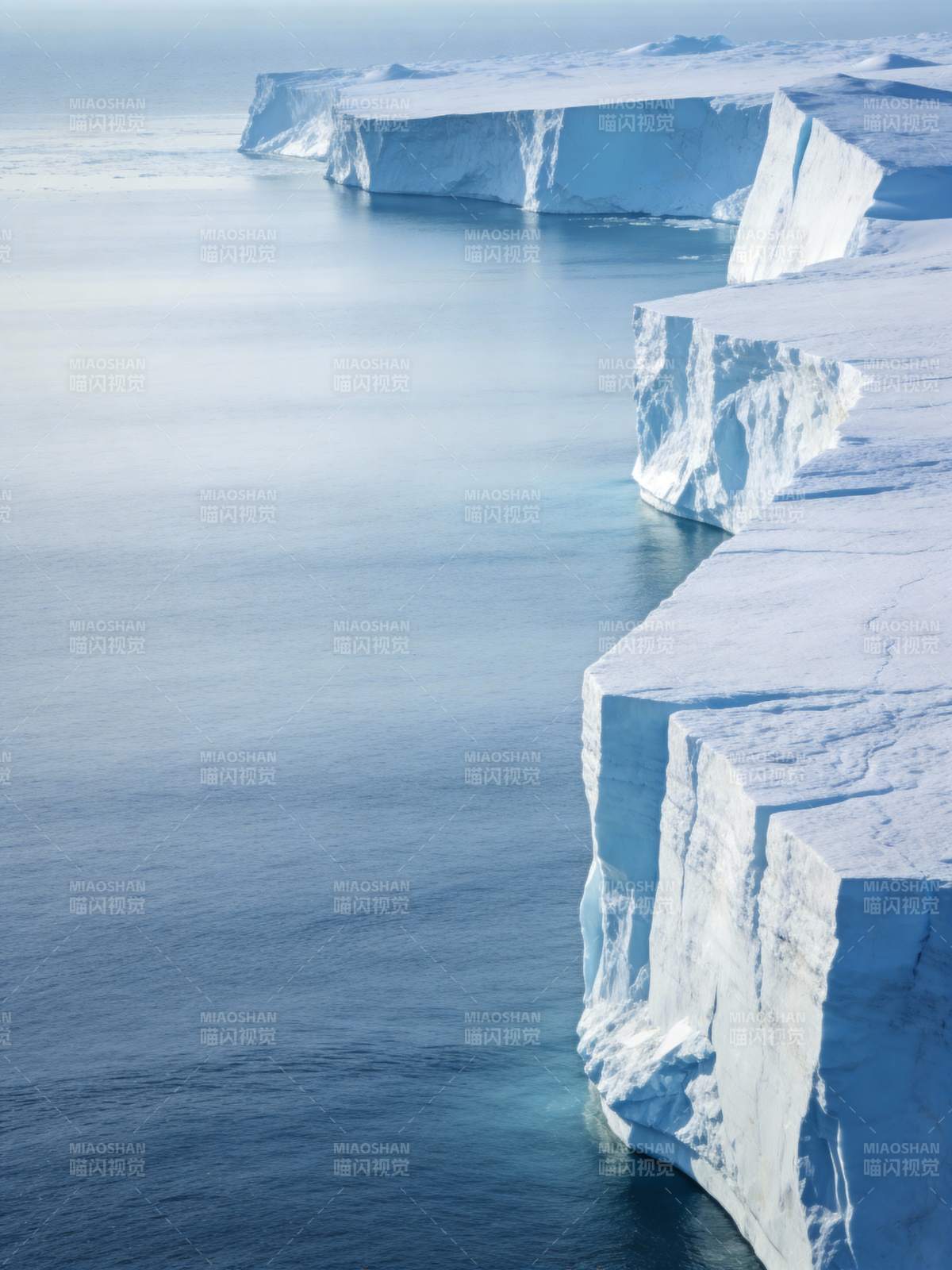 冰崖临海图片