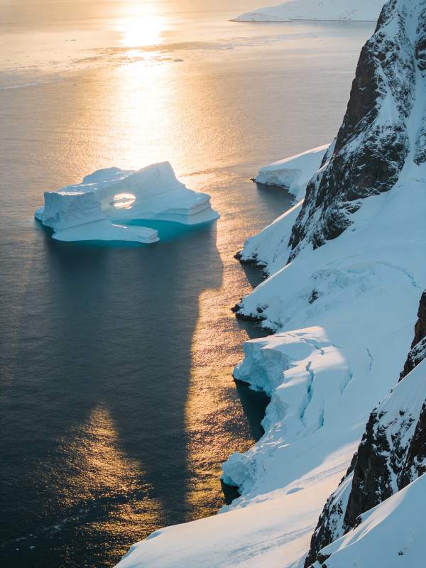 极地冰川日出图片