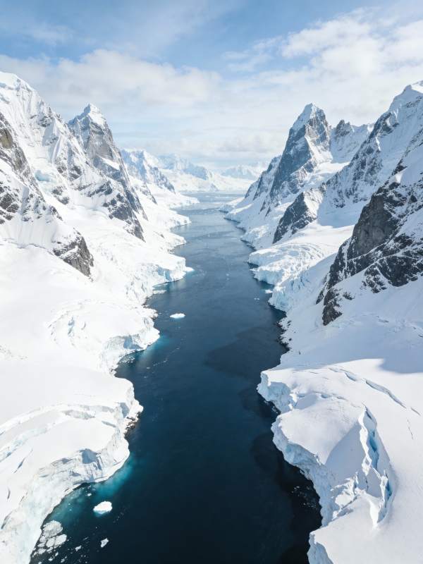 冰川峡谷风光图片