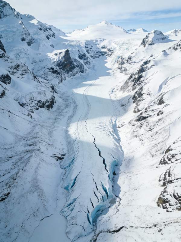 冰川峡谷雪峰图片