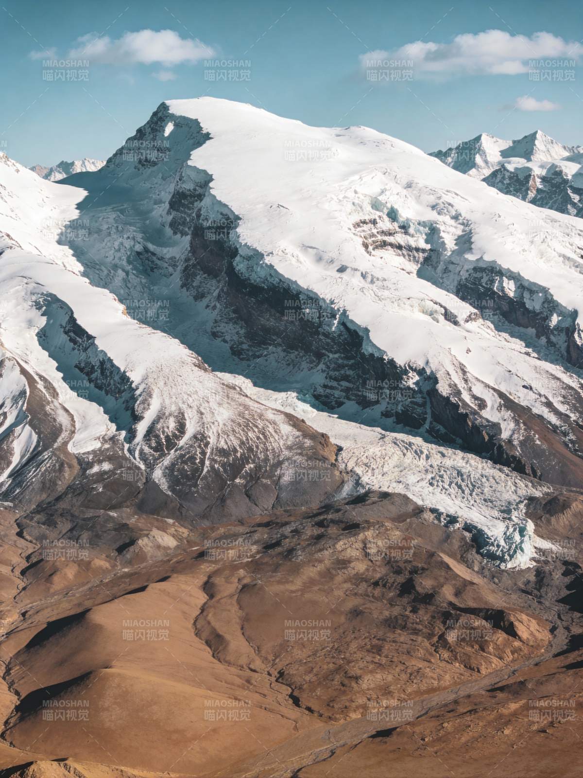 雪山巍峨 冰川壮丽图片