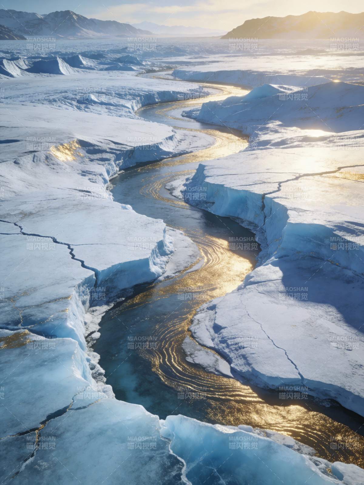 冰川溪流映金光图片