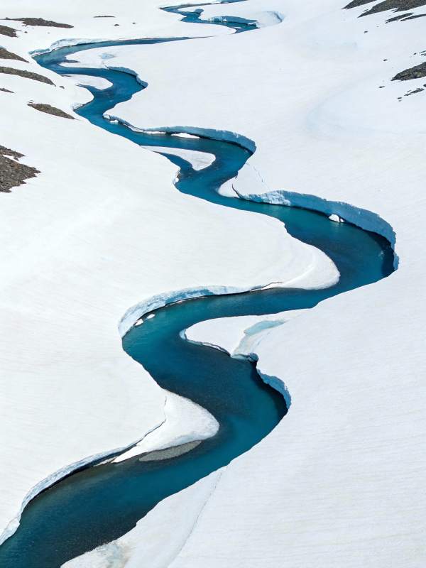冰川蓝河蜿蜒图片