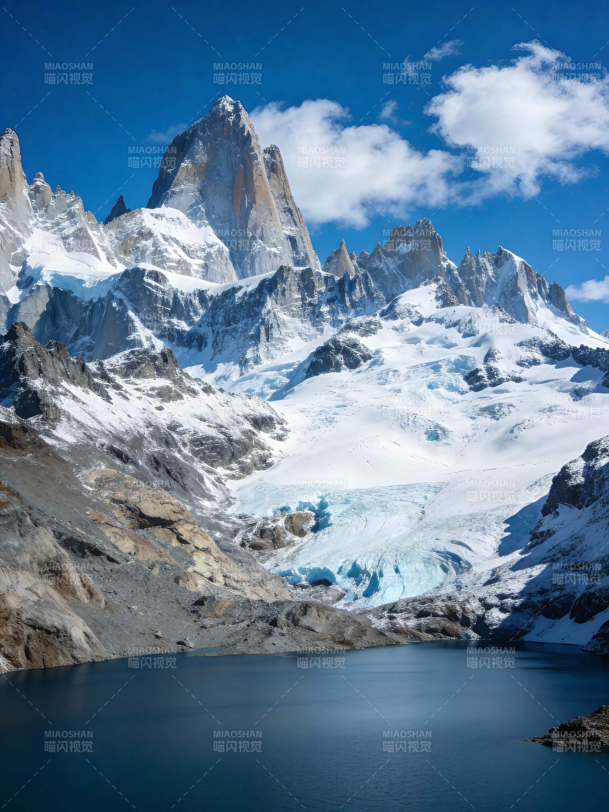 雪山映湖 壮丽如画图片