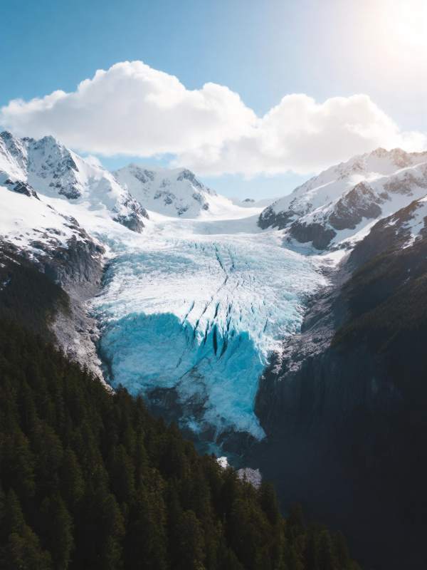 冰川雪峰壮丽景色图片