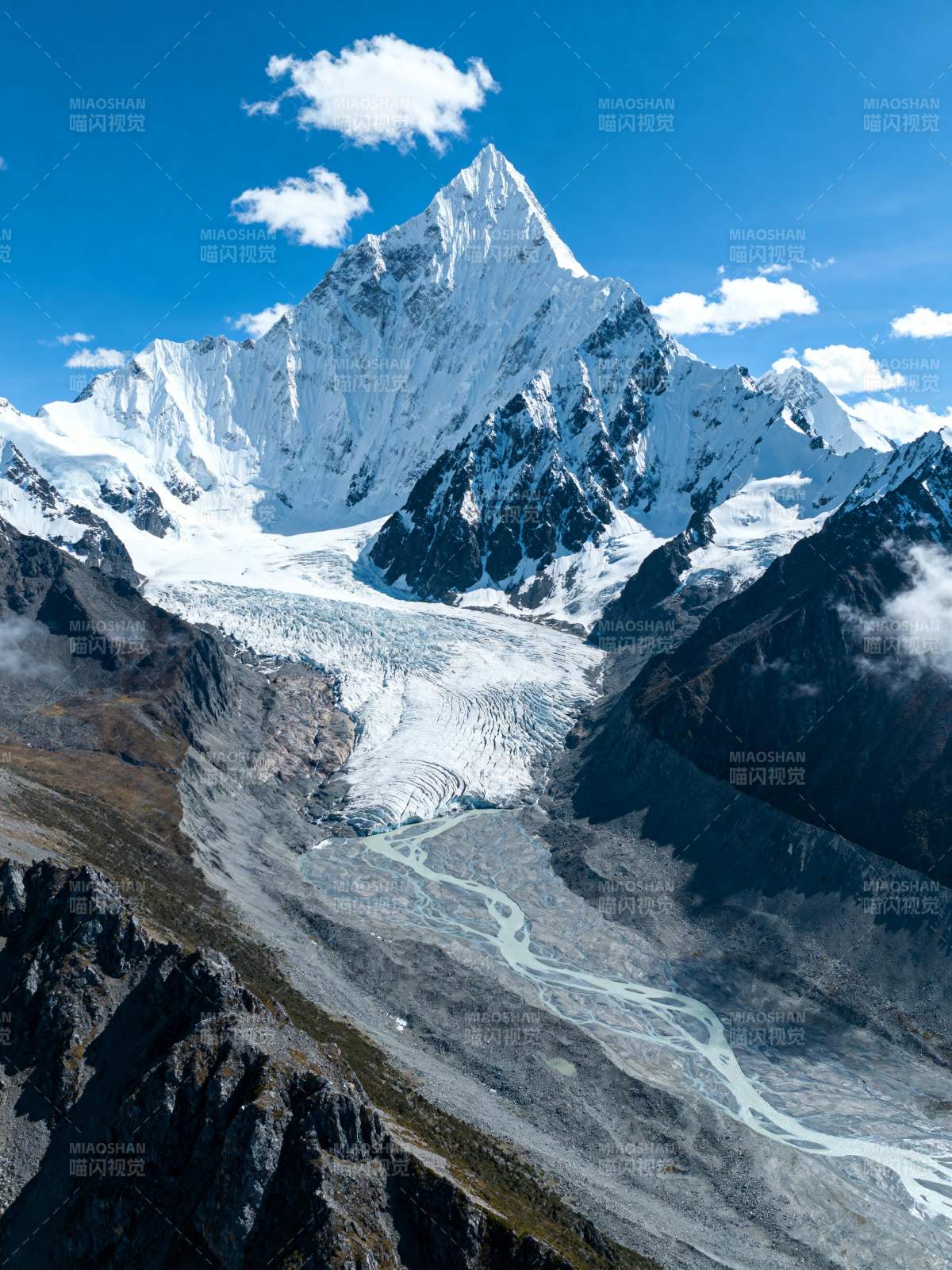 雪山冰川壮丽景色图片