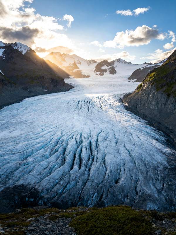 冰川壮丽日出景图片