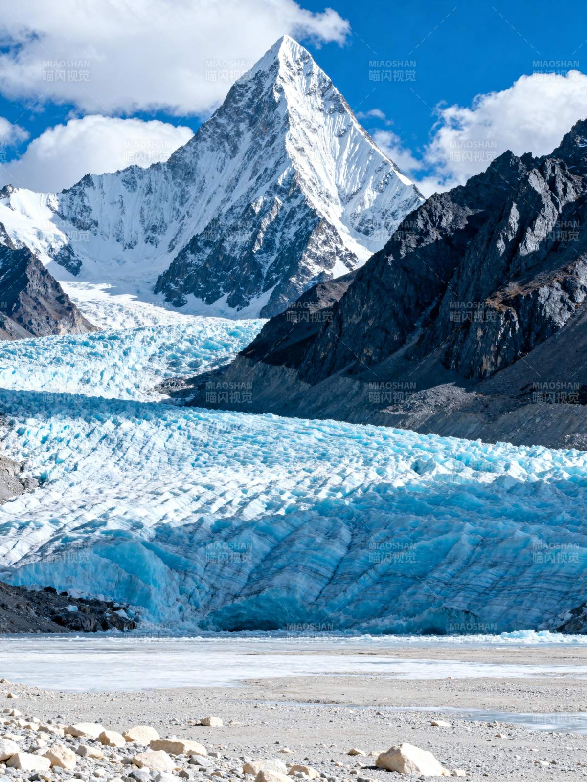 雪山冰川奇景图片