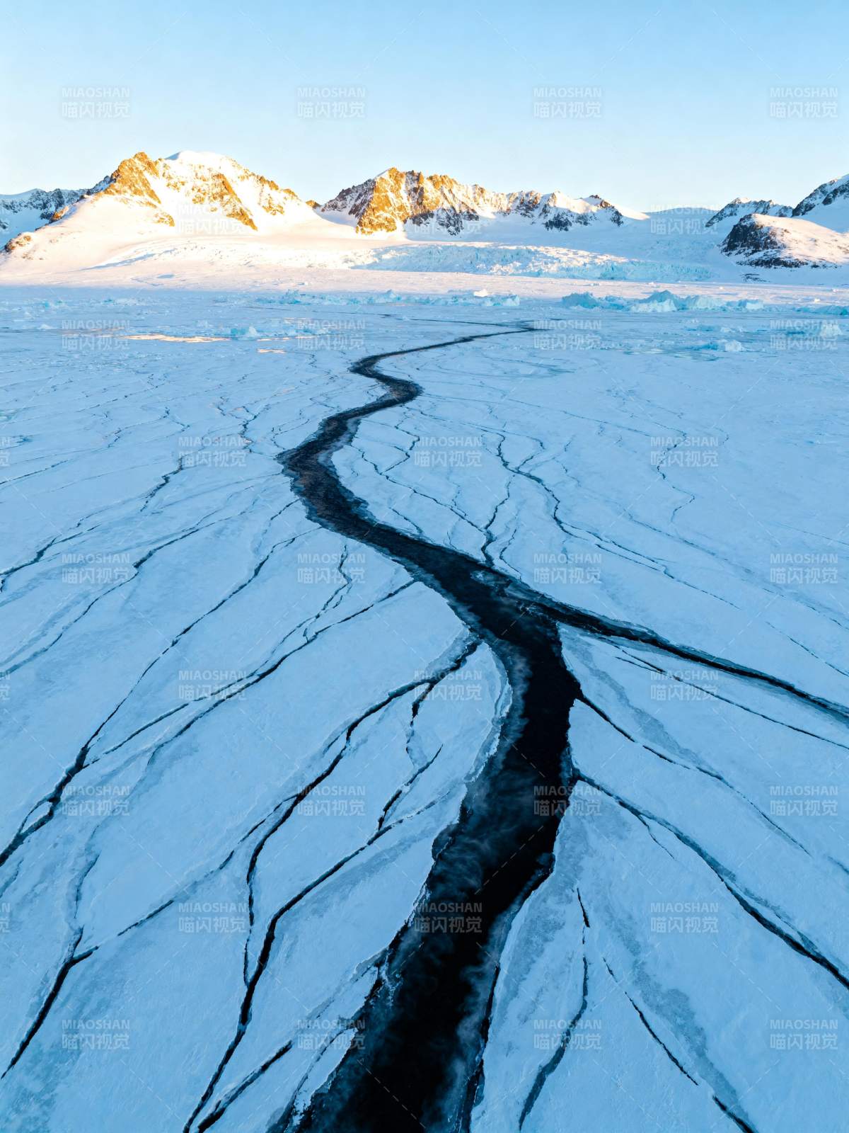 冰裂之河图片