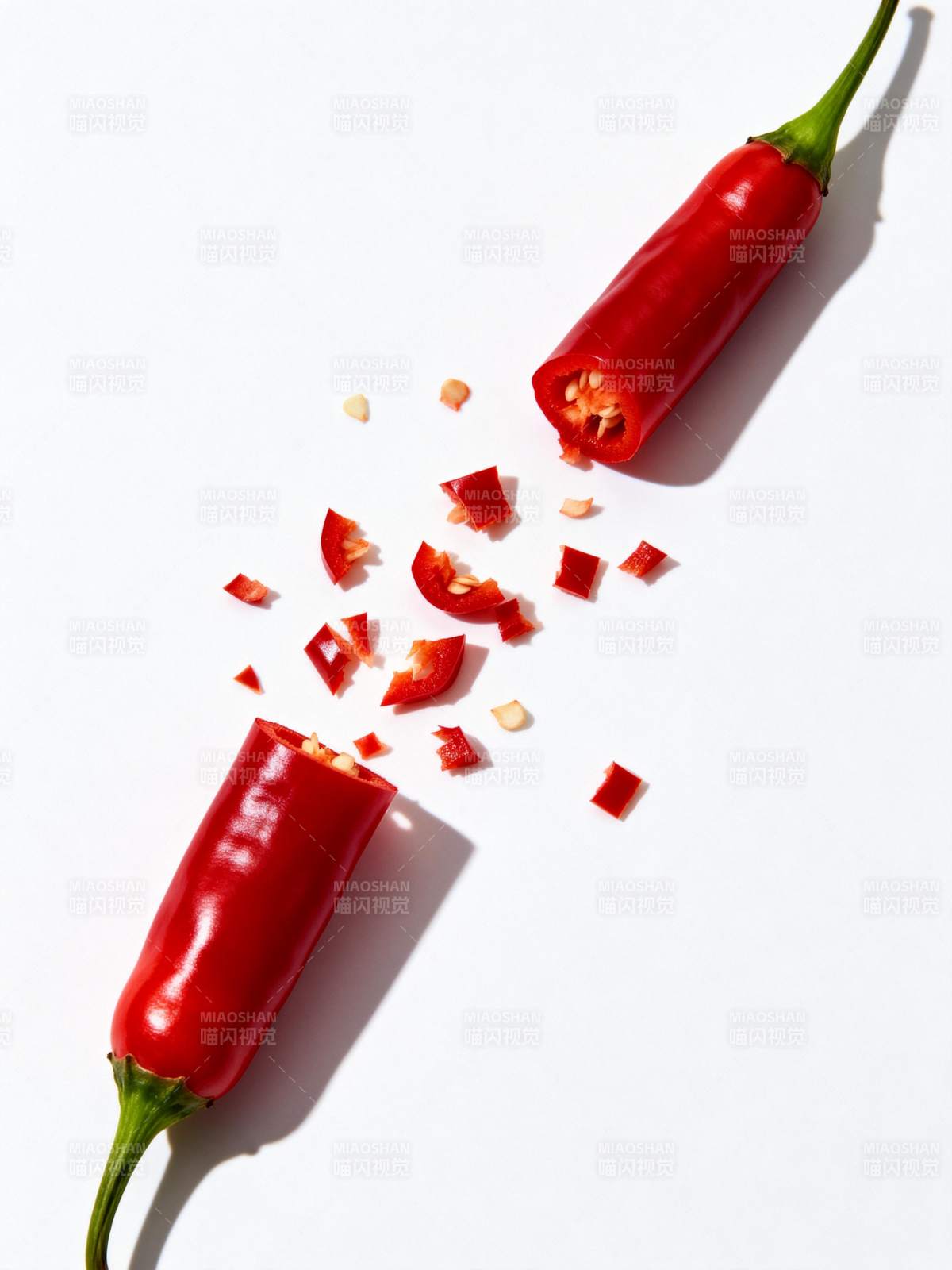 红椒切片飞舞图片