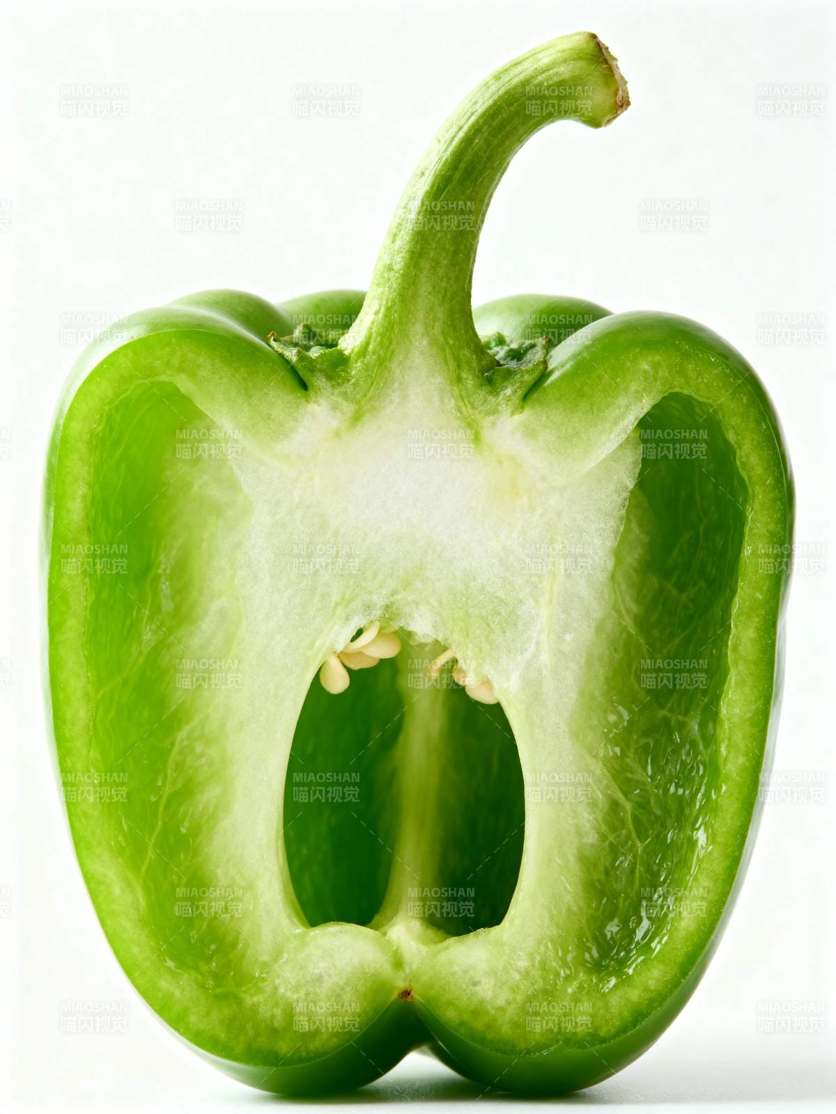 青椒切面特写图片