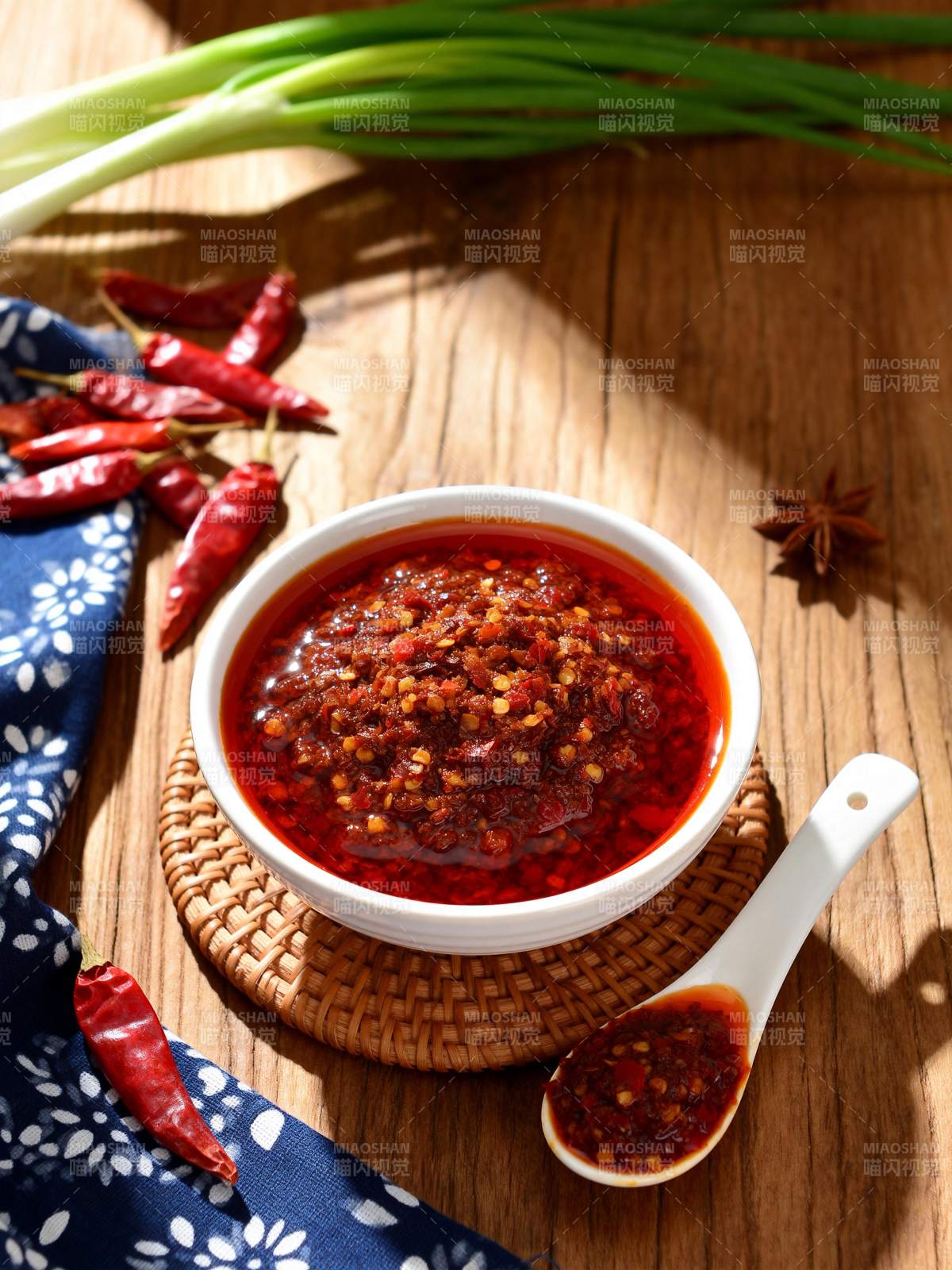 红油辣椒酱图片