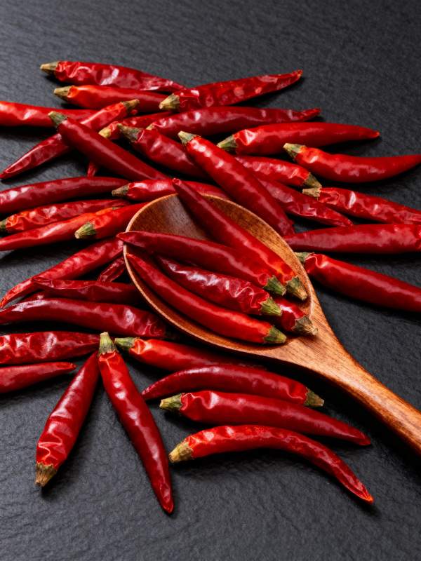 红辣椒与木勺图片