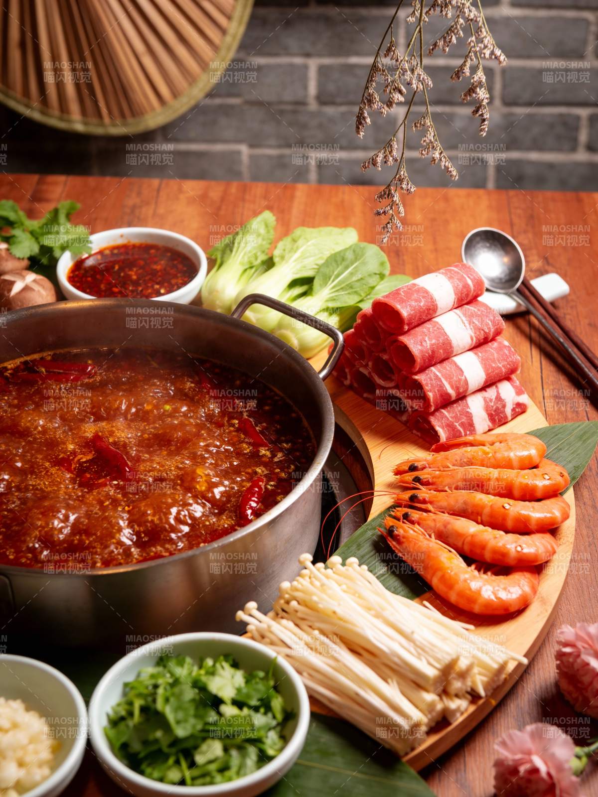 麻辣火锅盛宴图片
