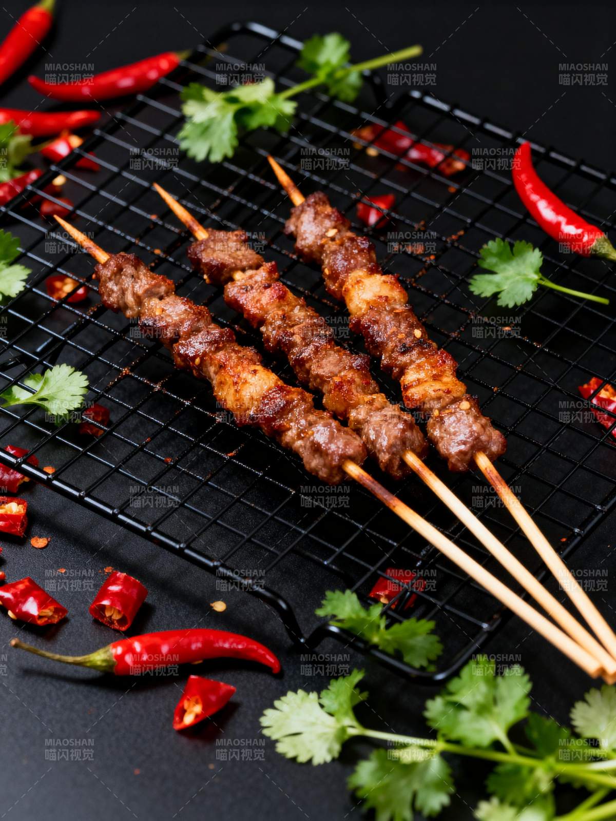 香辣烤肉串图片