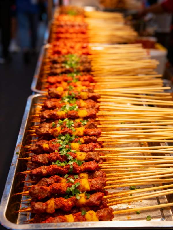 美味烤串诱人摆盘图片