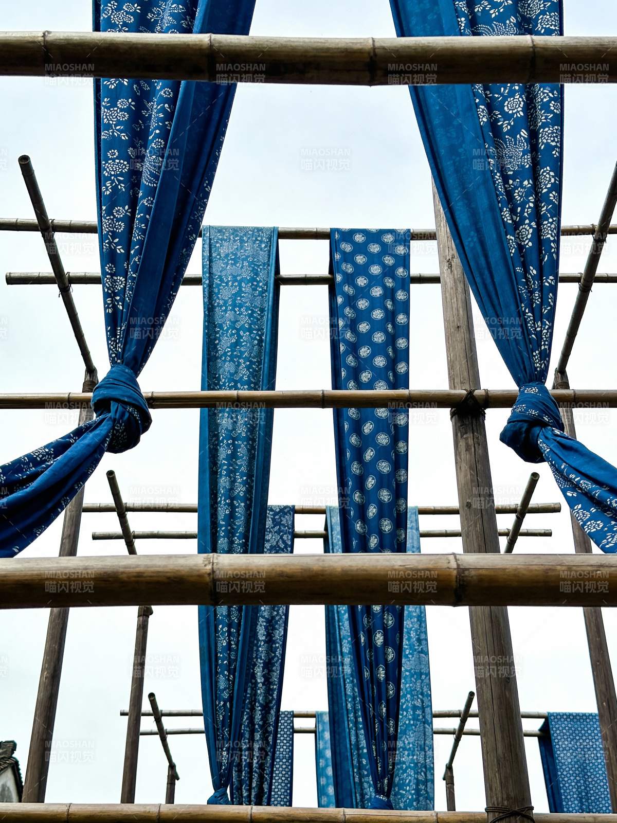 蓝染布艺竹架悬挂图片