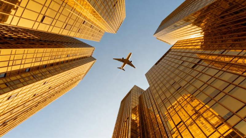 都市天空飞航图片