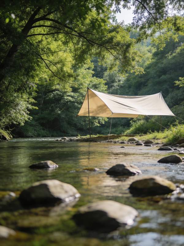 溪畔露营静谧时光图片