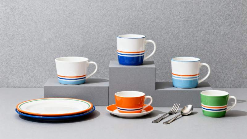 多彩条纹餐具套装图片