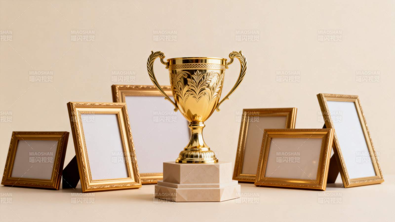 奖杯与相框陈列图片
