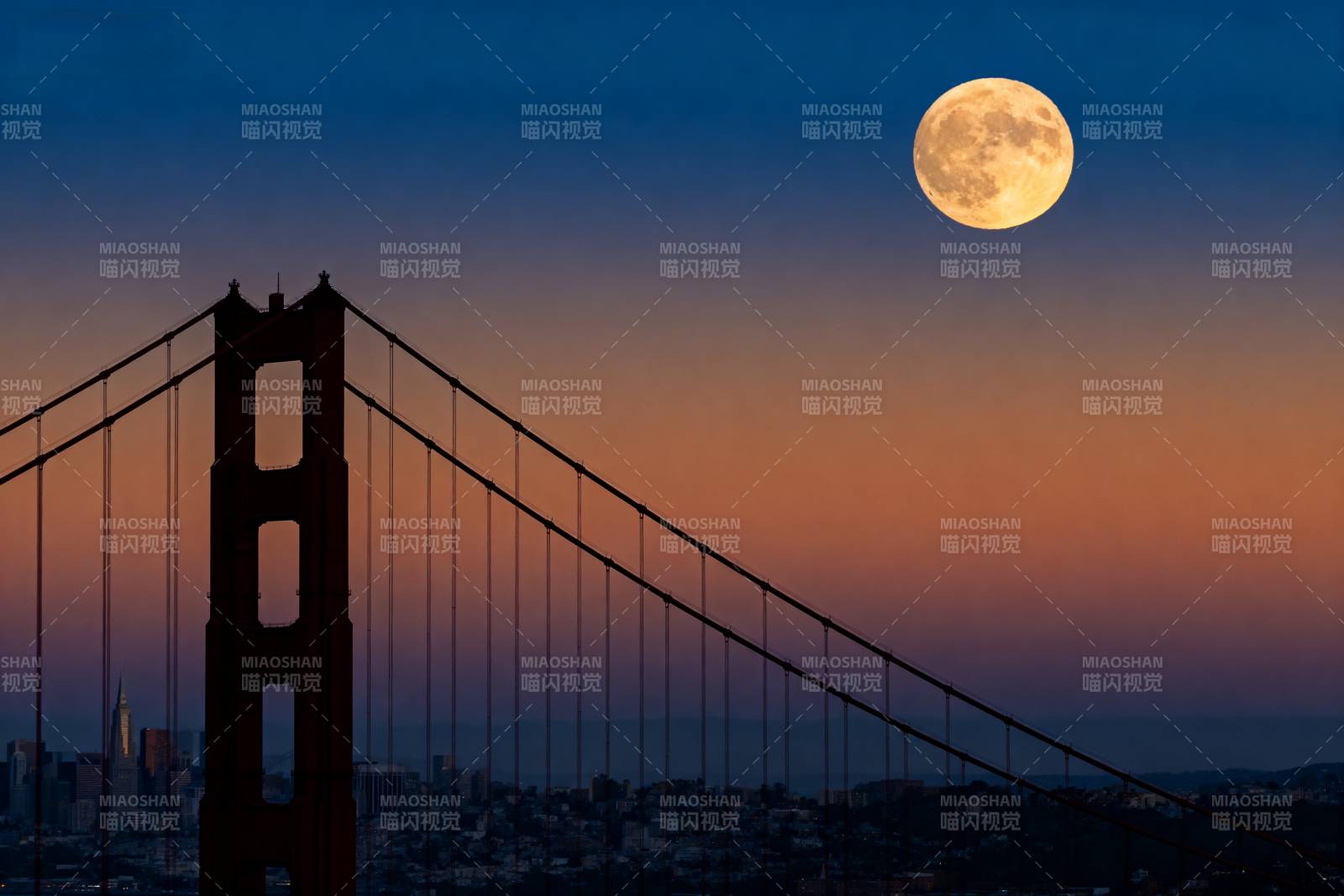 金门大桥月升图片