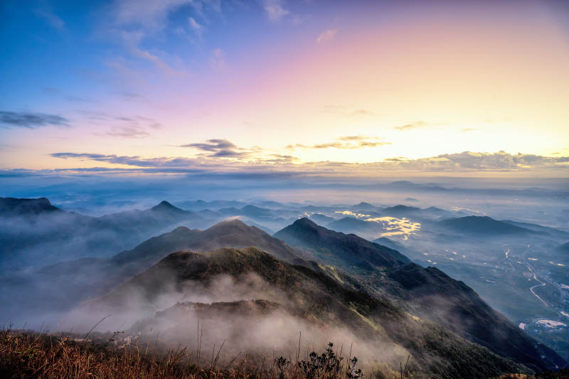 海丰莲花山的云海日出山峦图片