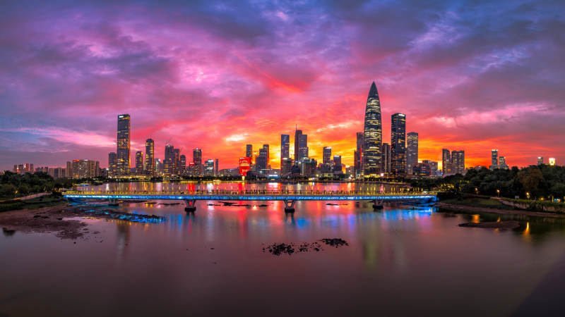 深圳人才公园的晚霞火烧云风光图片