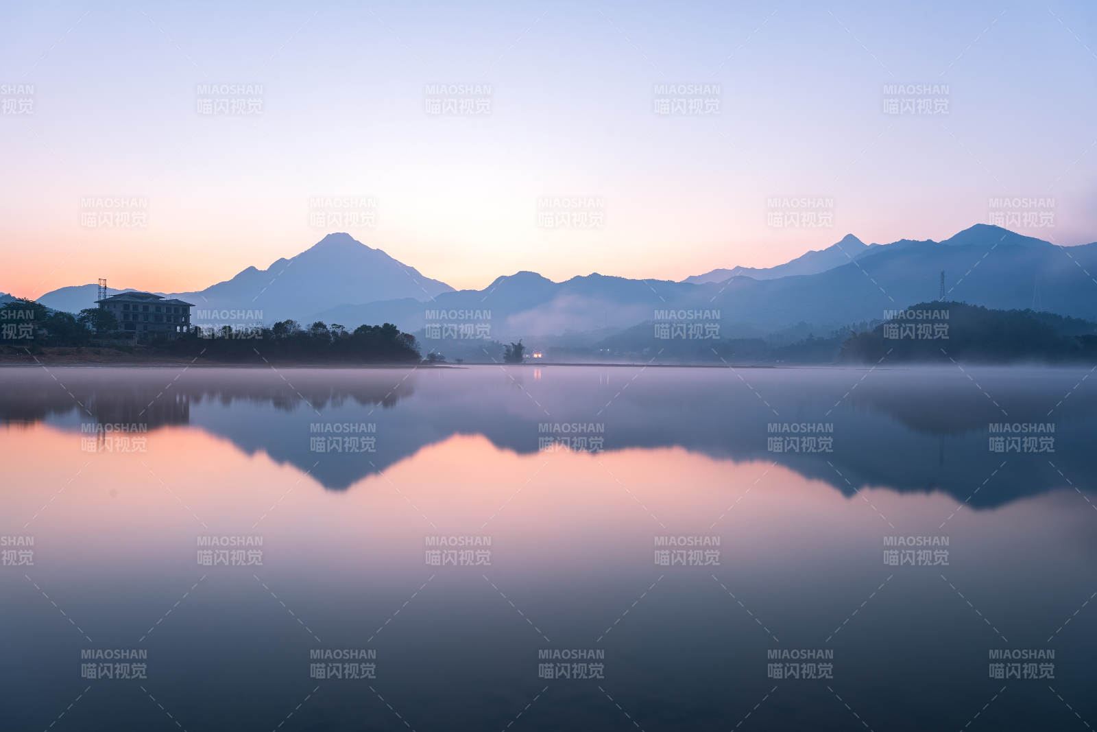 惠州湖光山色映朝霞图片