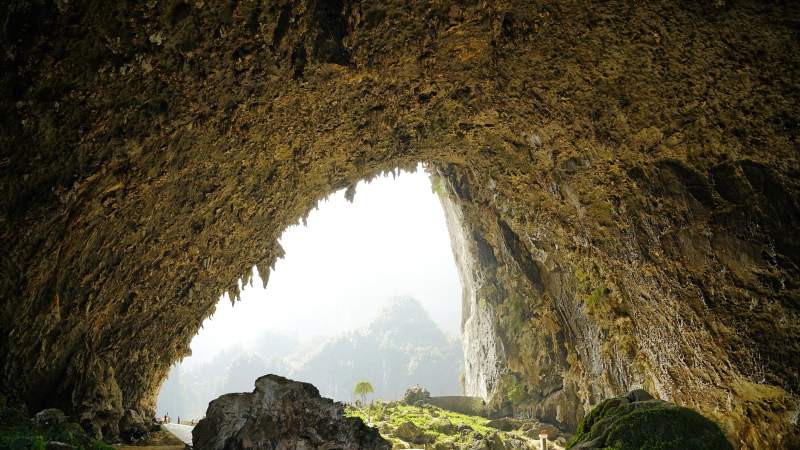 社更穿洞洞穴奇观图片