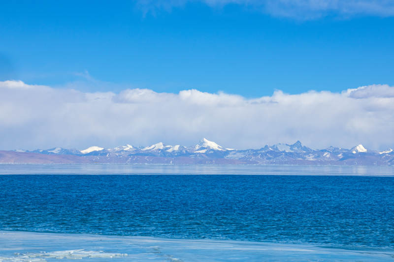 雪山映湖 碧空如洗图片