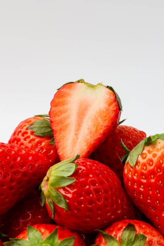 鲜红草莓堆叠图图片