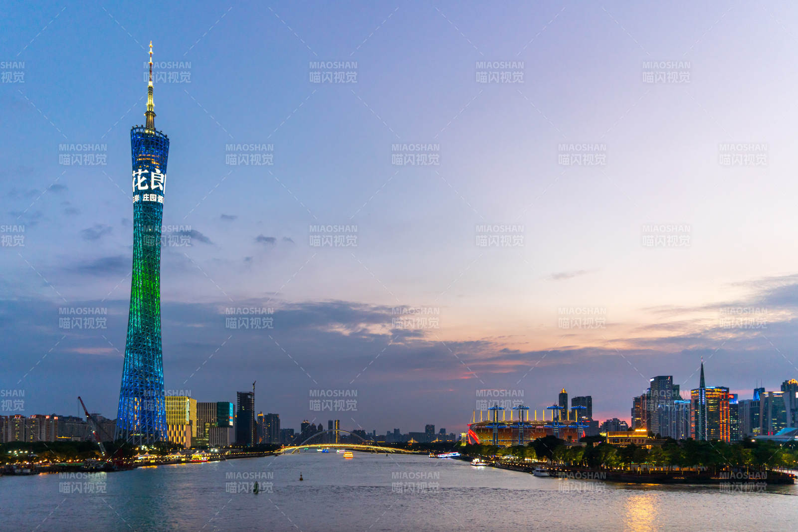 广州塔夜景璀璨图片