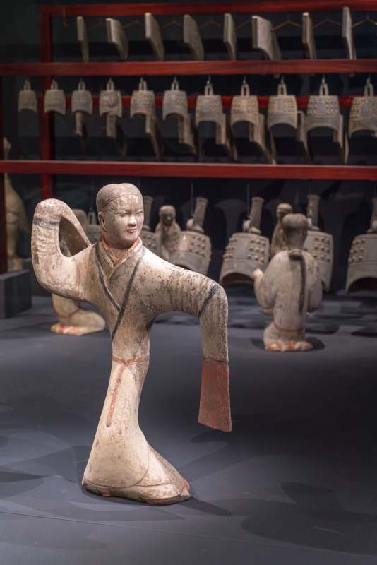 汉代舞俑展姿图片