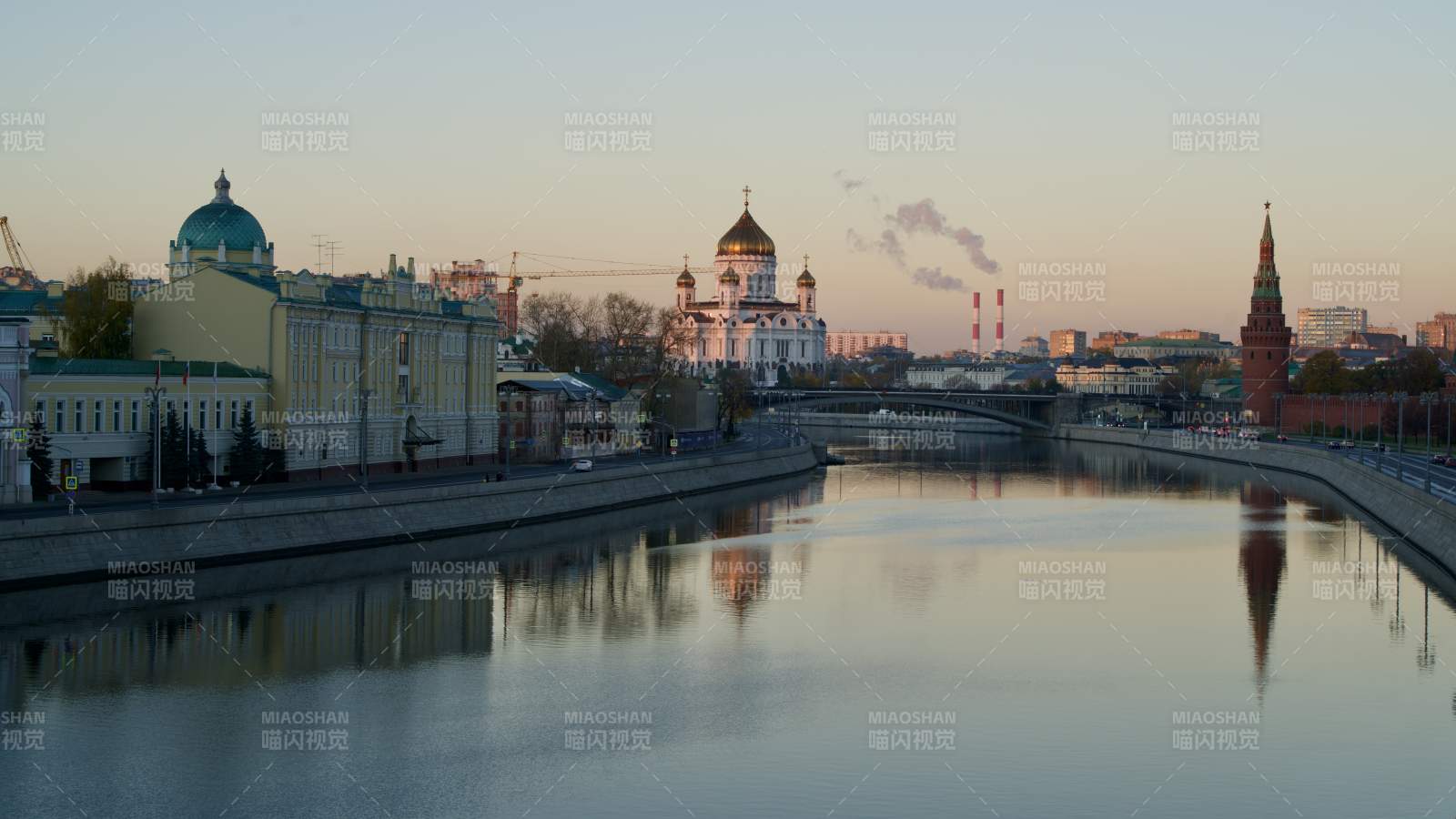 莫斯科河畔市政景观图片