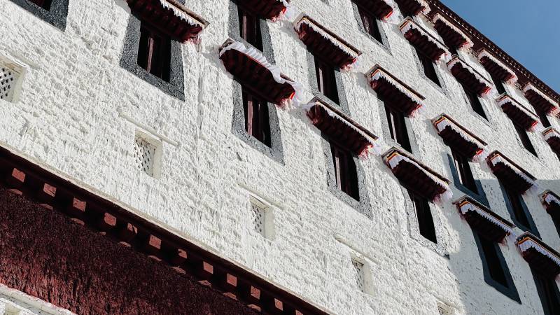 布达拉宫的窗图片