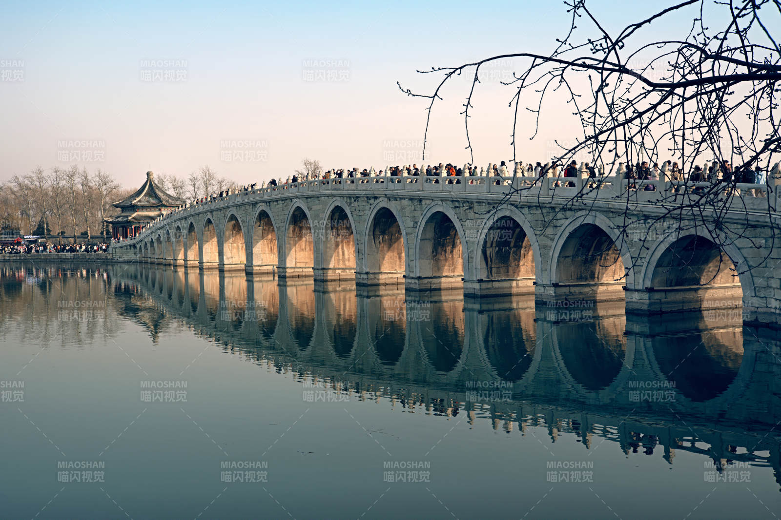 十七孔桥倒影图片