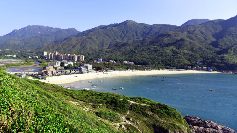 山海相依的海滨小镇图片