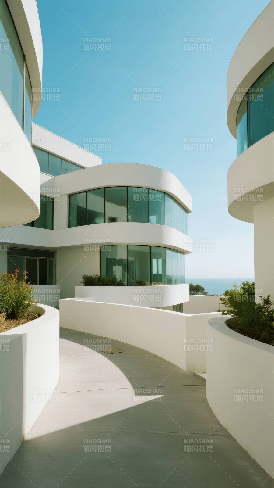 现代建筑与海景图片