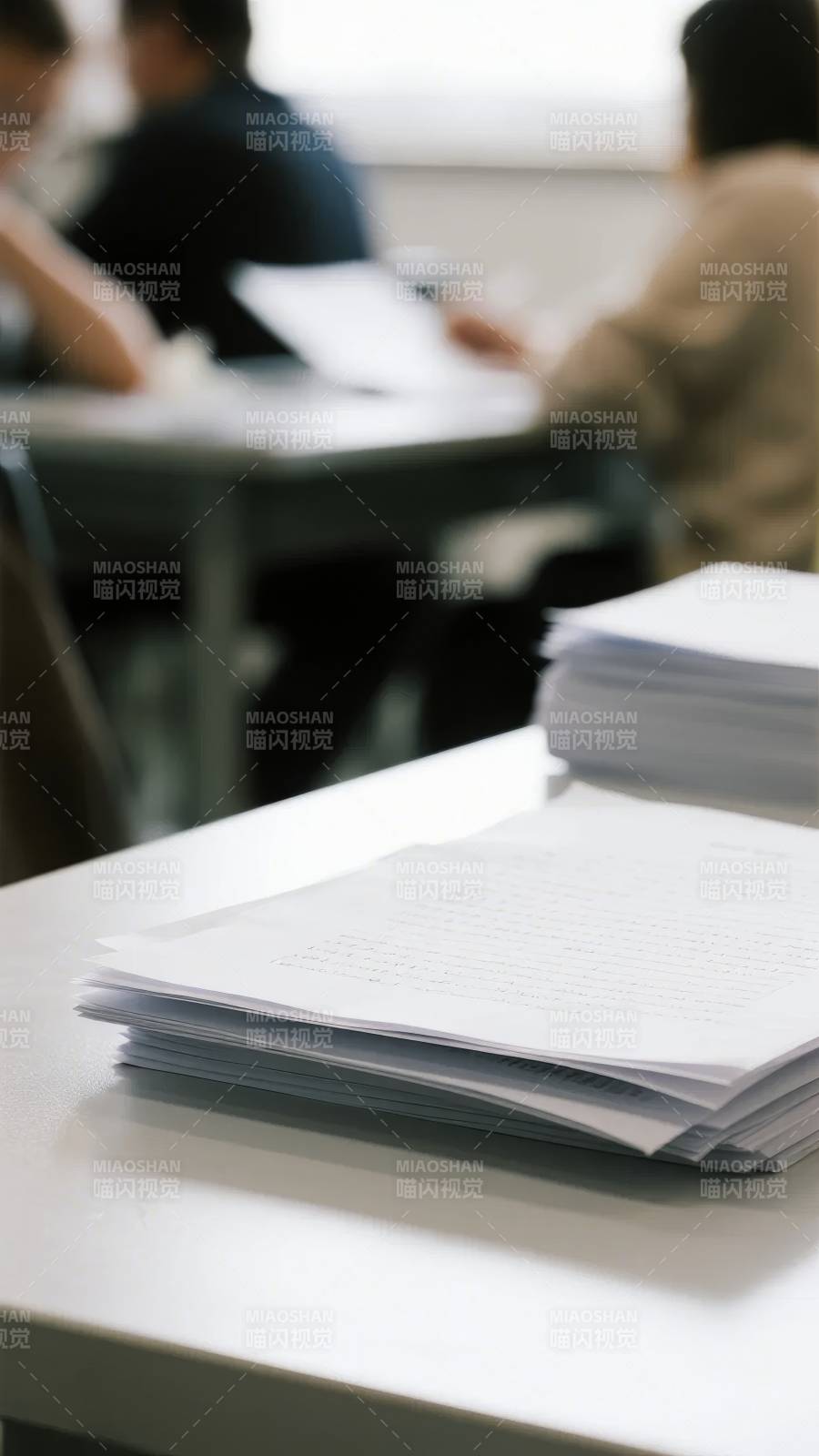 教室里的学习时光图片