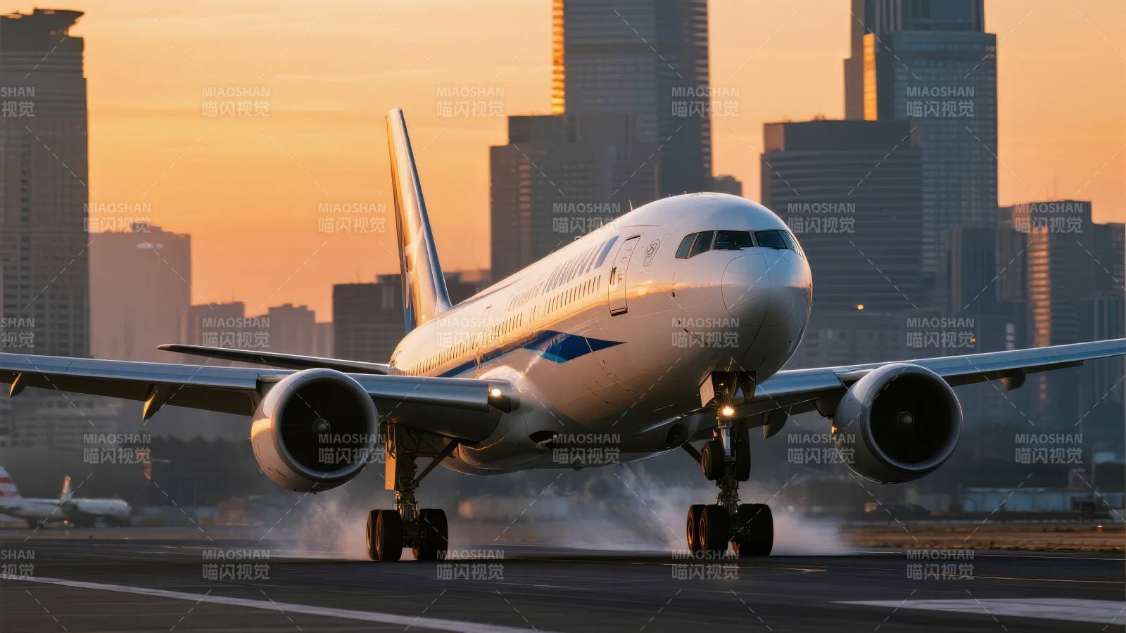 飞机降落城市天际线图片