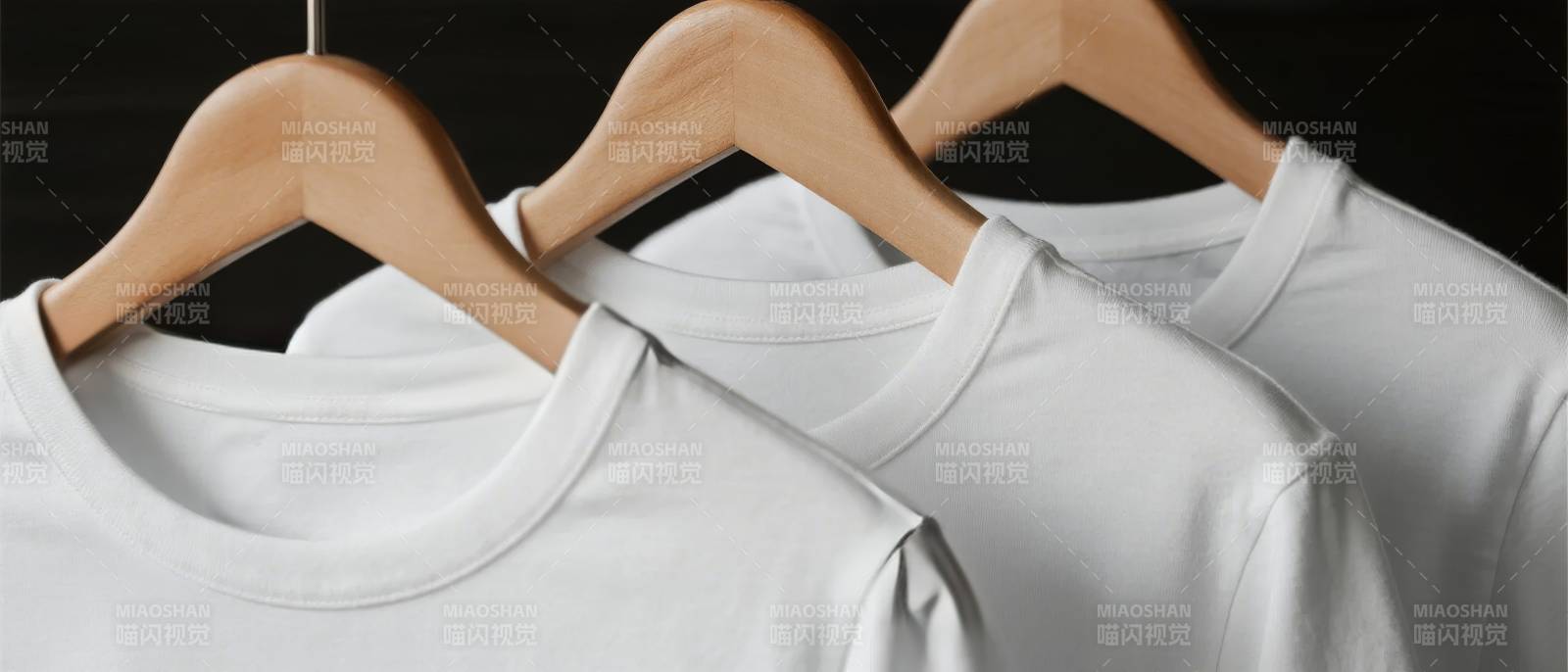 白色T恤挂架展示图片