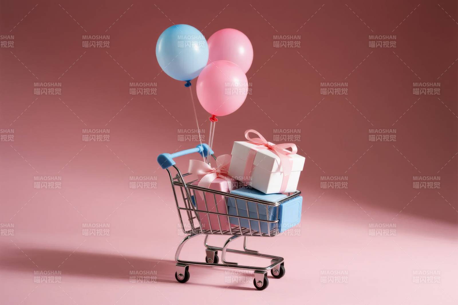购物车里的礼物与气球图片
