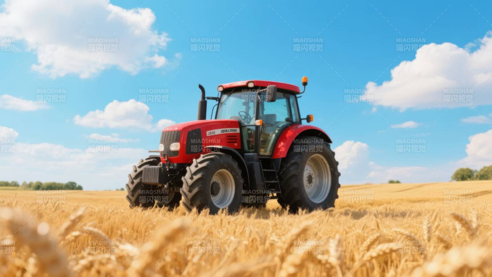 红色拖拉机在麦田中图片