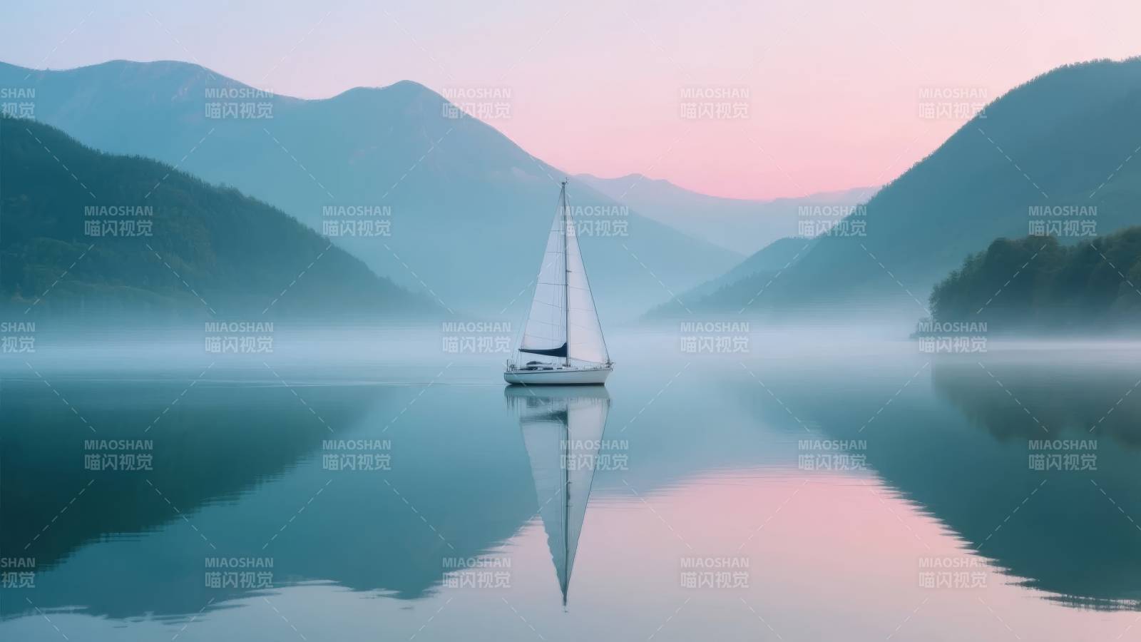 湖光帆影静谧晨图片