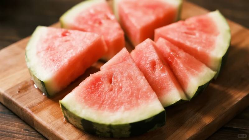 西瓜切片摆盘图片