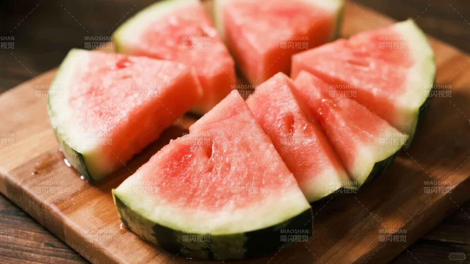 西瓜切片摆盘图片