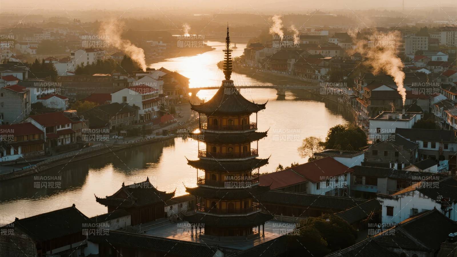 古塔映水晨烟起图片