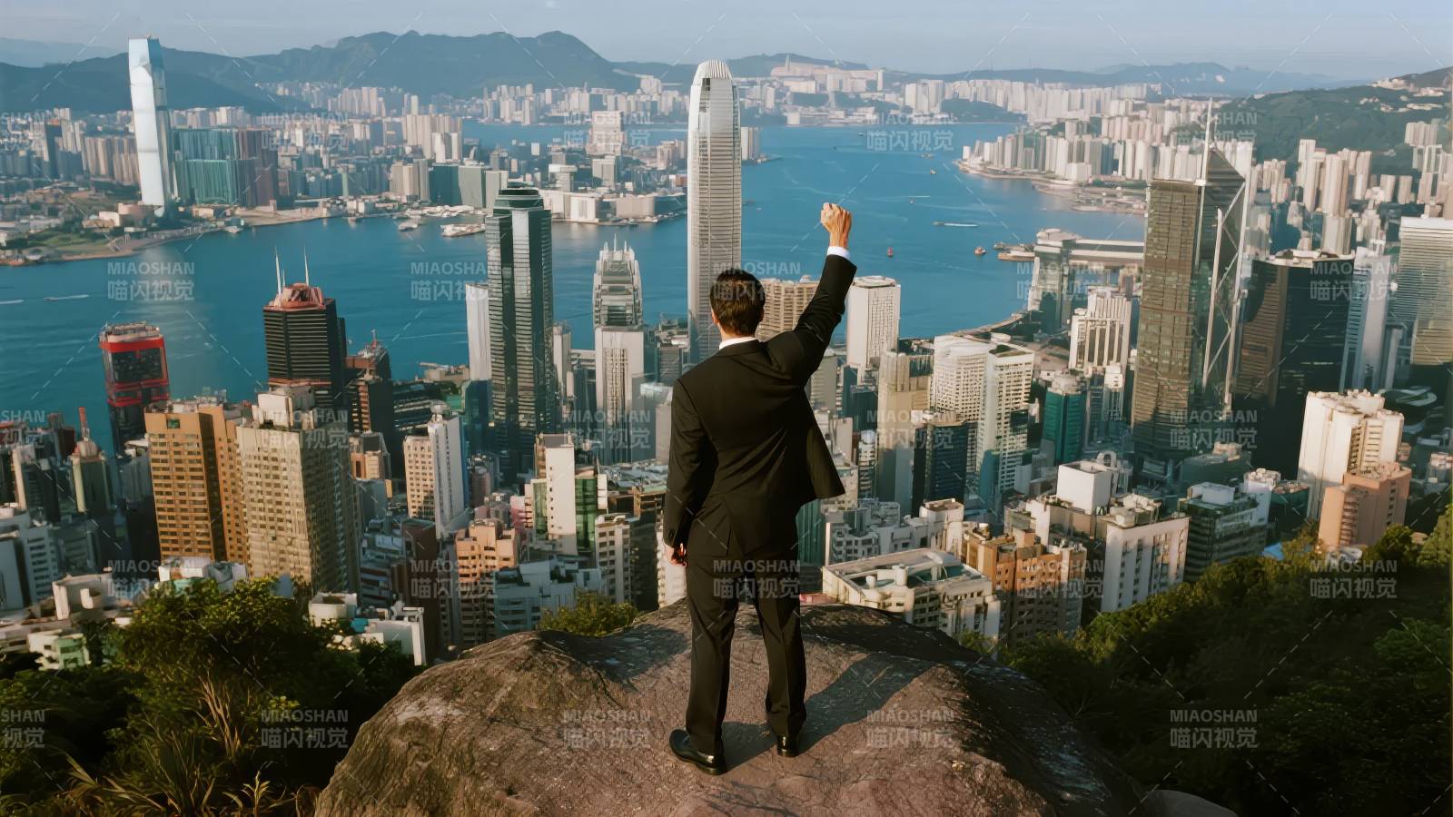 登高望远 城市在握图片